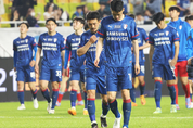 추락하는 프로축구 수원 형제, 반등은 언제쯤…