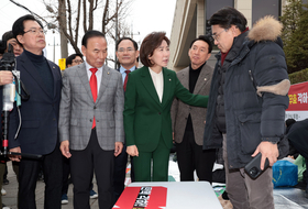 여야 “헌재 겁박하지 마라” 상호 비난전