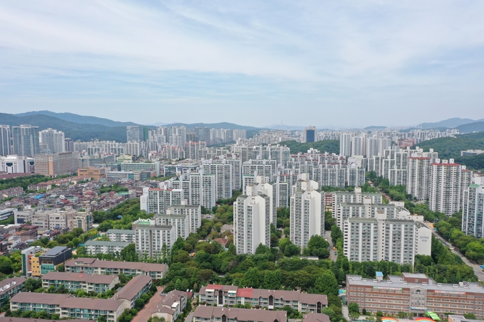 고금리에 짓눌린 '영끌족', 경매 시장으로 내몰려