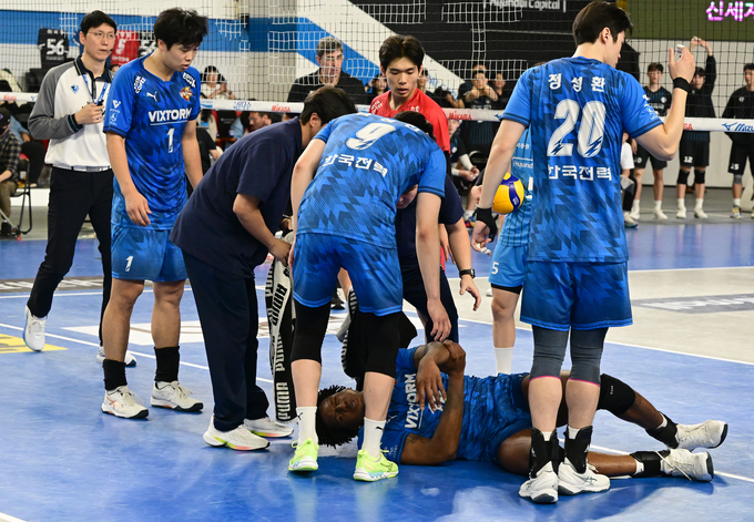 프로배구, 13일 2라운드 돌입... 잘 나가던 한전, 엘리안 부상으로 '초비상'