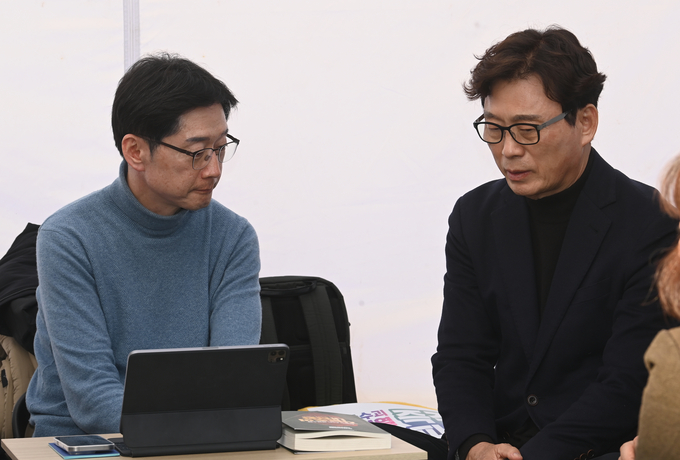 박광온, 사흘째 단식 농성 김경수 만나 건강 당부