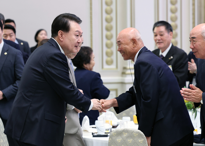 President Yoon Seok-yeol Honors Korean Survivors Of Japan's Atomic Bomb ...